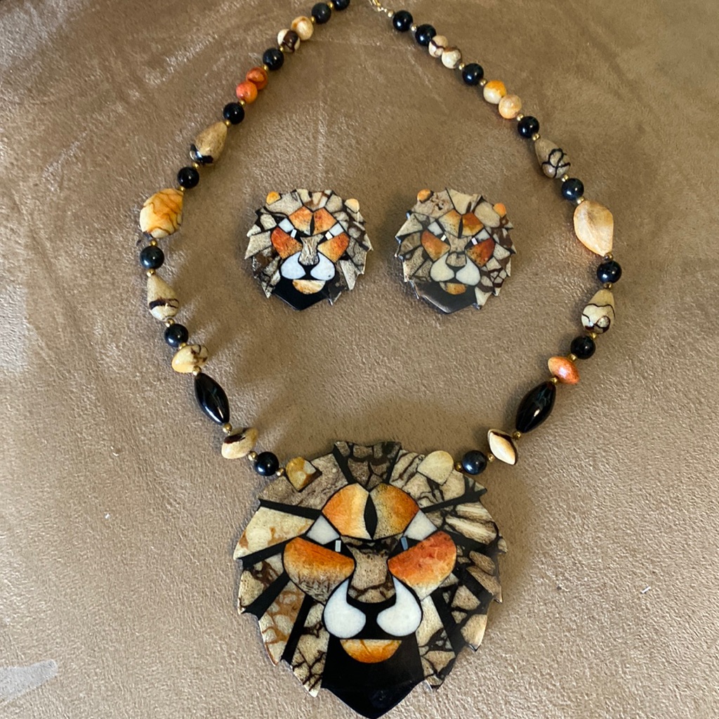 Vintage Lee Sands Lion Face Mosaic Onyx & Coral Inlay Limited Price Set